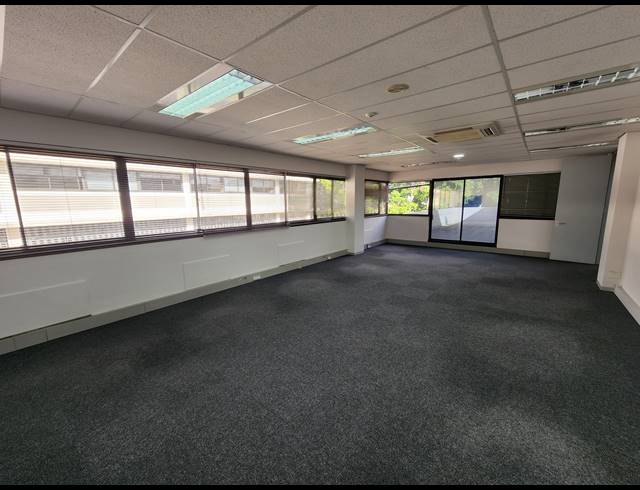 924M² OFFICE TO LET IN PINELANDS